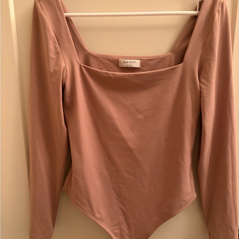 Babaton by Aritzia Women's Cream/Tan Long Sleeve Bodysuit